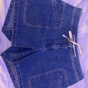 Bass vintage mom style shorts. Size 6/8 with drawstring.